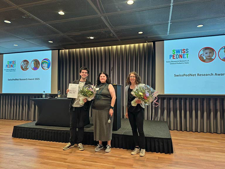 Franco Romero, PhD student at ISPM Bern, won the Best Podcast-Format Research Presentation award