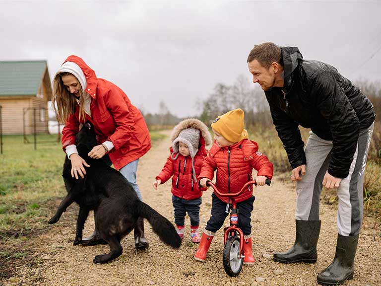 BEready family with dog symbol picture